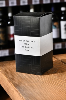 Nikka From The Barrel - виски Никка Фром зе Бэррел 0.5 л в п/у