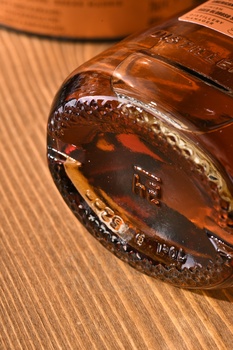 Jura 10 years old in tube - виски Джура 10 лет 0.7 л в тубе