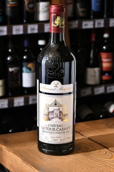 Chateau La Tour Carnet Grand Cru Classe Haut-Medoc AOC - вино Бернар Магре Шато Ля Тур Карне 2021 год 0.75 л красное сухое
