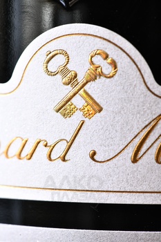 Chateau La Tour Carnet Grand Cru Classe Haut-Medoc AOC - вино Бернар Магре Шато Ля Тур Карне 2021 год 0.75 л красное сухое