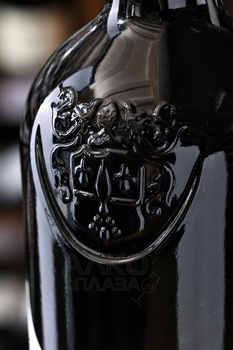 Duca di Saragnano Alchymia Primitivo - вино Дука Ди Сараньяно Алхимия Примитиво 0.75 л красное полусухое