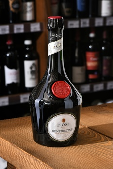 Benedictine - ликер Бенедиктин 0.7 л