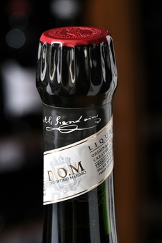 Benedictine - ликер Бенедиктин 0.7 л