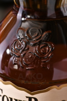 Four Roses Bourbon - виски Фо Роузес Бурбон 0.7 л