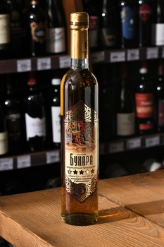 Коньяк Бухара 5 звезд 0.5 л сувенирная бутылка