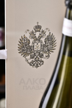 Шампанское Новый Свет Коронационное 0.75 л белое брют в п/у