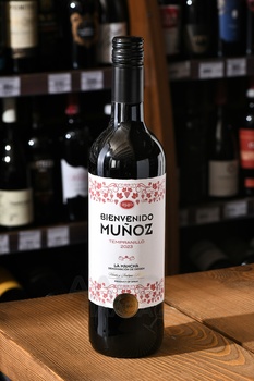 Bienvenido Munoz Tempranillo La Mancha DO - вино Бьенвенидо Муньос Темпранильо Ла Манча ДО 0.75 л красное полусухое