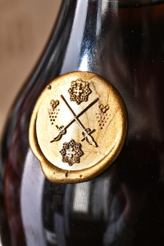 Armagnac Monluc 1968 - арманьяк Монлюк 1968 год 0.7 л в п/у дерево