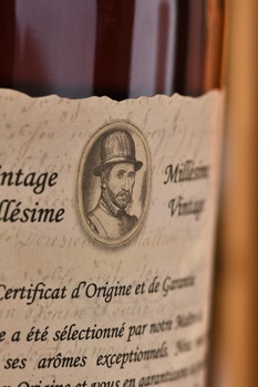 Monluc Armagnac 1969 - арманьяк Монлюк 1969 год 0.7 л в п/у дерево