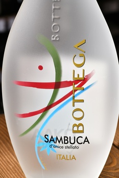 Bottega - самбука Боттега 0.7 л