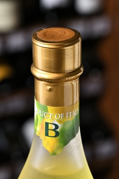 Limoncino Bottega - ликер Лимончино Лимончелло Боттега 0.5 л десертный