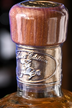 Los Tres Tonos Reposado - текила Лос Трес Тонос Репосадо 0.7 л