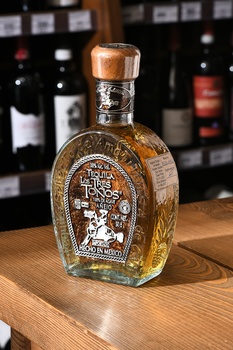 Los Tres Tonos Anejo - текила Лос Трес Тонос Аньехо 0.5 л