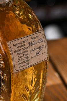 Los Tres Tonos Anejo - текила Лос Трес Тонос Аньехо 0.5 л