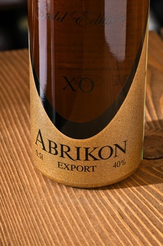 Abrikon Gold Edition - бренди Абрикосовый Голд Эдишн 0.5 л