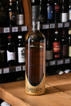 Abrikon Gold Edition - бренди Абрикосовый Голд Эдишн 0.75 л