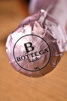 Bottega Zero Rose Sparkling Life - безалкогольное игристое вино Боттега Зеро Розе Спарклинг Лайф 0.75 л