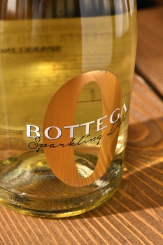 Bottega Zero White Sparkling Life - безалкогольное игристое вино Боттега Зеро Уайт Спарклинг Лайф 0.75 л