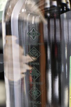 Gin Daffys Small Batch Premium - джин Даффис Смолл Бэтч Премиум 0.7 л
