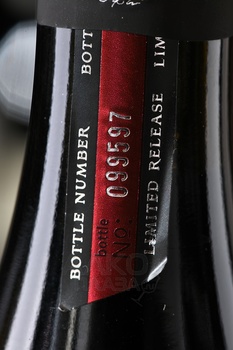 Alexandrov Wine Collection Mukuzani - вино Александров Вайн Коллекшн Мукузани 0.75 л красное сухое