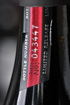 Alexandrov Wine Collection Khvanchkara - вино Коллекция Вин Александрова Хванчкара 0.75 л красное полусладкое