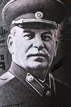 Вино Сталинское Слово Цинандали 0.75 л матовая бутылка