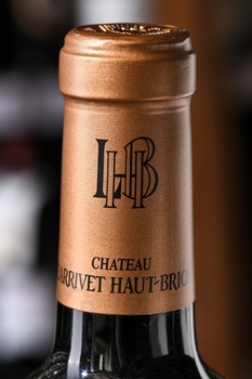 Chateau Larrivet Haut-Brion Pessac-Leognan AOC - вино Шато Ларриве О-Брион Пессак Леоньян АОК 0.75 л красное сухое
