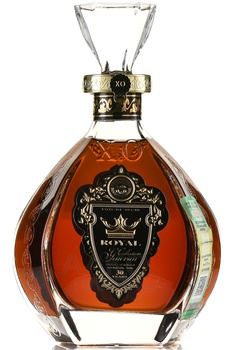 Коньяк Гиневан Роял Коллекшн Голд ХО 30 лет 0.7 л в п/у