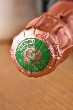 Ruinart Rose Brut - шампанское Рюинар Розе Брют 0.75 л