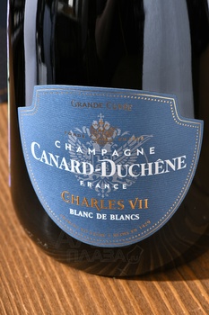 Champagne Canard-Duchene Charles VII Blanc de Blancs - шампанское Шампань Канар-Дюшен Шарль 7 Блан де Блан 2020 год 0.75 л белое брют в п/у