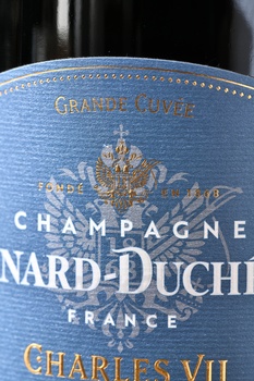 Champagne Canard-Duchene Charles VII Blanc de Blancs - шампанское Шампань Канар-Дюшен Шарль 7 Блан де Блан 2020 год 0.75 л белое брют в п/у