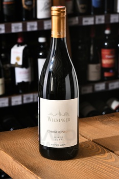 Wieninger Chardonnay Select - вино Винингер Шардоне Селект 0.75 л