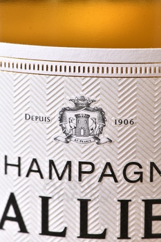 Lallier Blanc de Blancs Grand Cru - шампанское Лалье Блан де Блан Гран Крю 0.75 л белое брют в п/у