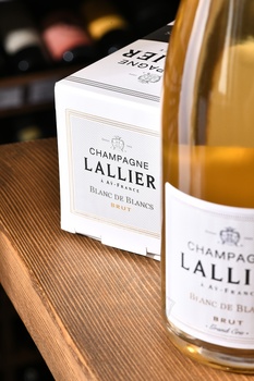 Lallier Blanc de Blancs Grand Cru - шампанское Лалье Блан де Блан Гран Крю 0.75 л белое брют в п/у