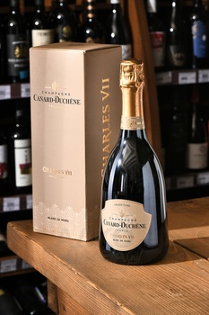 Champagne Canard-Duchene Charles VII Blanc de Noirs - шампанское Шампань Канар-Дюшен Шарль 7 Блан де Нуар 0.75 л белое брют в п/у