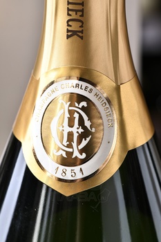 Charles Heidsieck Blanc de Blancs - шампанское Шарль Хайдсик Блан де Блан 0.75 л белое брют в п/у