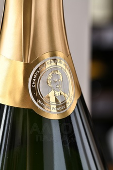 Charles Heidsieck Blanc de Blancs - шампанское Шарль Хайдсик Блан де Блан 0.75 л белое брют в п/у