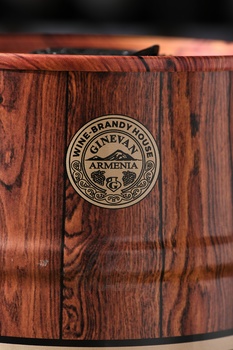 Водка Бочка Гиневана Пшеничная деревянная 0.75 л