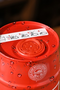 Водка Бочка Гиневана Пшеничная красная 0.5 л