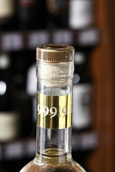 Водка Гиневан Золотая Коллекция Пшеничная 0.5 л