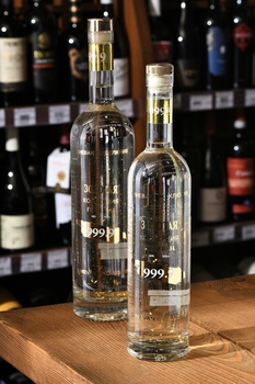 Водка Гиневан Золотая Коллекция Пшеничная 0.5 л