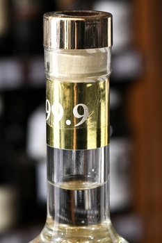 Водка Гиневан Золотая Коллекция Пшеничная 0.7 л