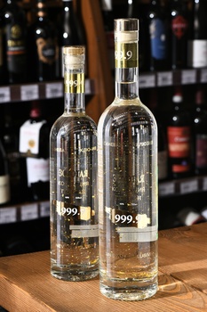 Водка Гиневан Золотая Коллекция Пшеничная 0.7 л