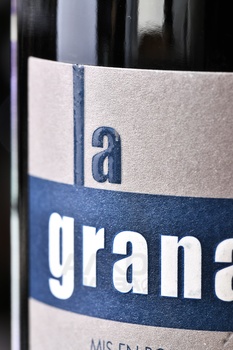 Les Vignerons d’Estezargues La Granacha Cotes du Rhone Villages AOC - вино Ля Гранача Кот дю Рон Вилляж АОС 0.75 л красное сухое