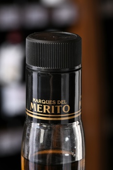 Marques del Merito Solera Reserva - хересный бренди Маркес дель Мерито Солера Резерва 0.7 л