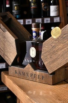 Коньяк ОС Камергер 45 лет 0.7 л в д/у