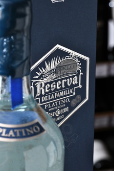 Jose Cuervo Platino Reserva de la Familia - текила Хосе Куэрво Платино Резерва де ла Фамилия 0.75 л