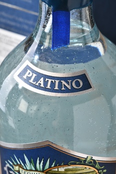 Jose Cuervo Platino Reserva de la Familia - текила Хосе Куэрво Платино Резерва де ла Фамилия 0.75 л