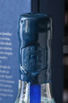 Jose Cuervo Platino Reserva de la Familia - текила Хосе Куэрво Платино Резерва де ла Фамилия 0.75 л