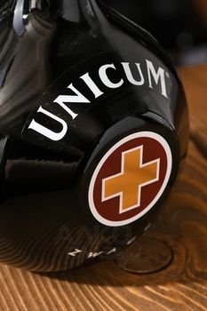 Zwack Unicum - ликер Цвак Уникум 0.7 л